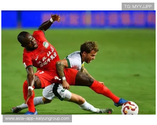 北京国安恩科洛洛反抢后推射,门将扑救仍难阻进网